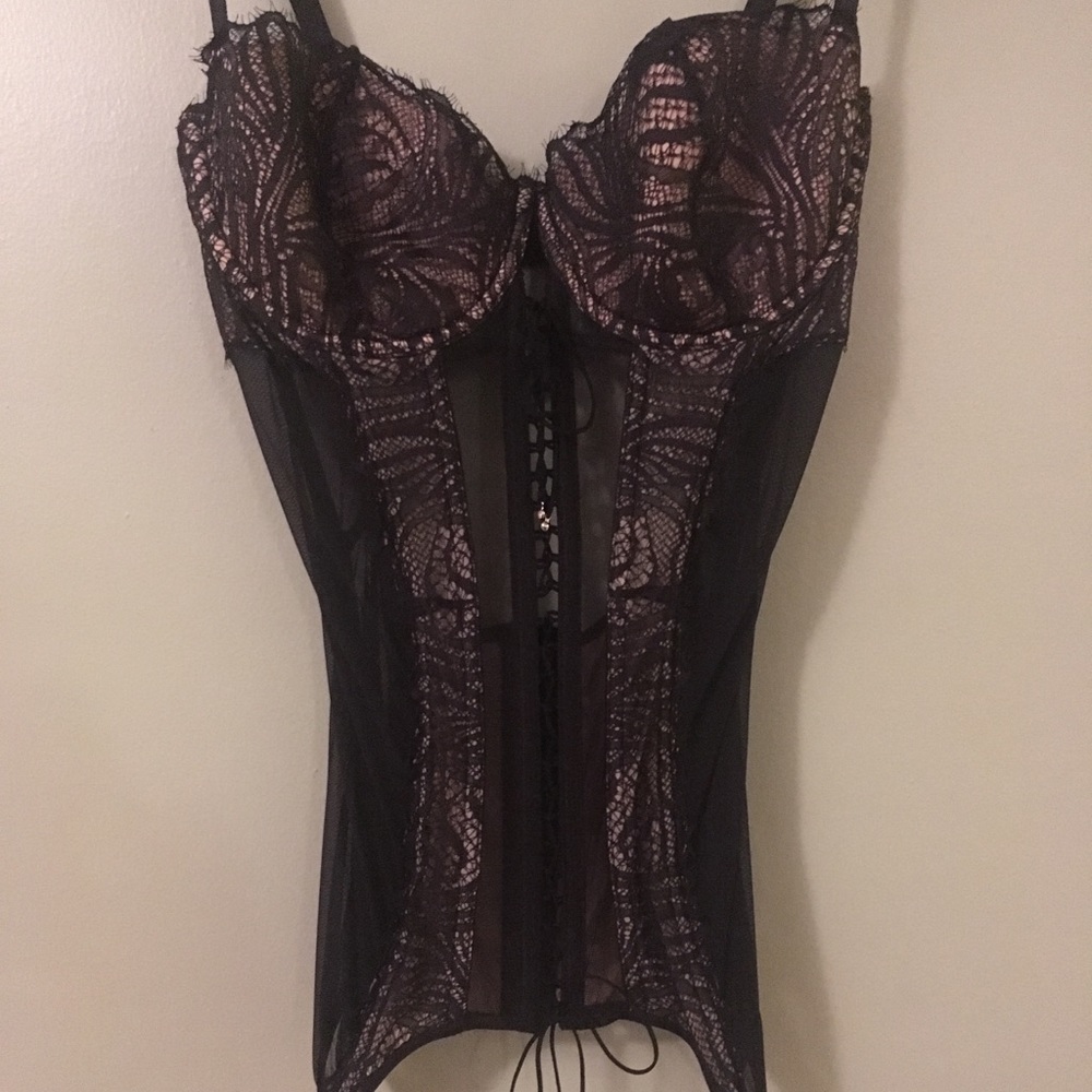 ✨BUY2 GET1 Victoria’s Secret Very Sexy Lace Corset